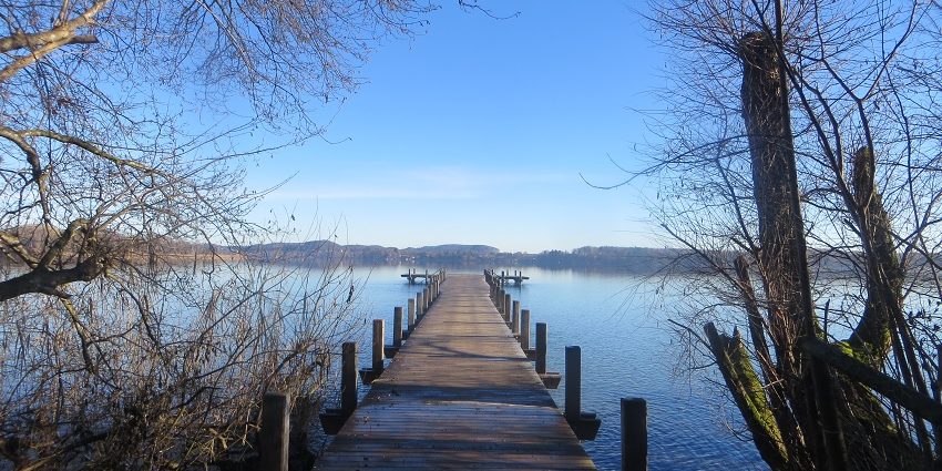picture of a jetty illustrating the article about the DFGE csr handbook