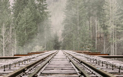 picture of rails in the winter