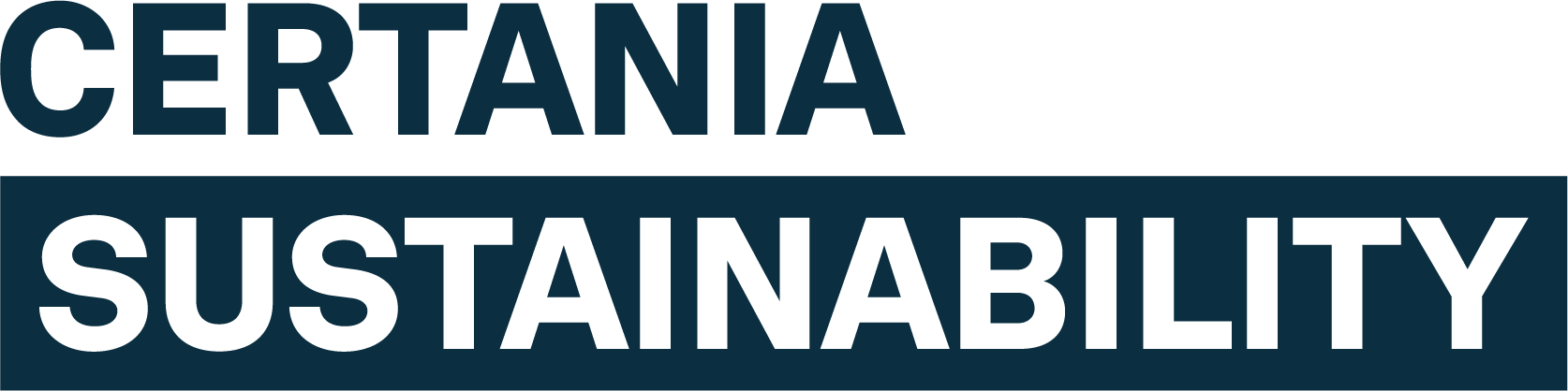 Textlogo mit dem Wort „CERTANIA“ oben und „SUSTAINABILTY“ unten in Fettdruck. Das Wort „SUSTAINABILTY“ enthält einen Rechtschreibfehler; vor dem „T“ fehlt ein „I“.