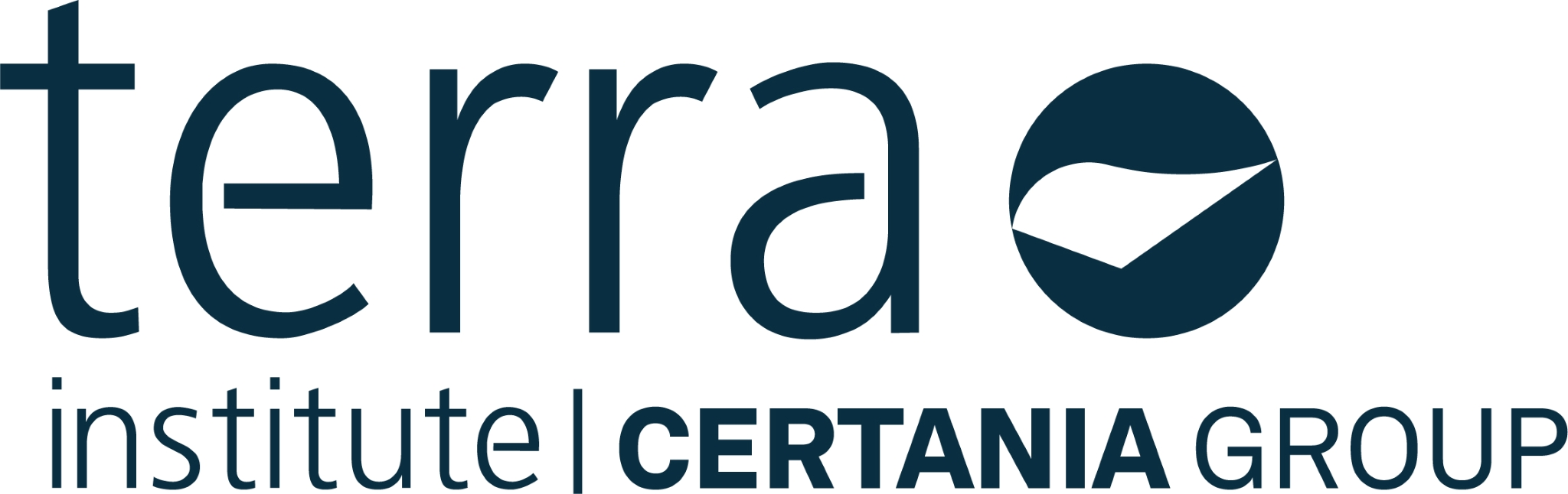 Das Logo des Terra Institute CERTANIA Group mit einem kreisförmigen Symbol, das eine stilisierte Welle darstellt. Die Schriftzüge „terra institute | CERTANIA GROUP“ sind in fetter und normaler Schrift dargestellt.